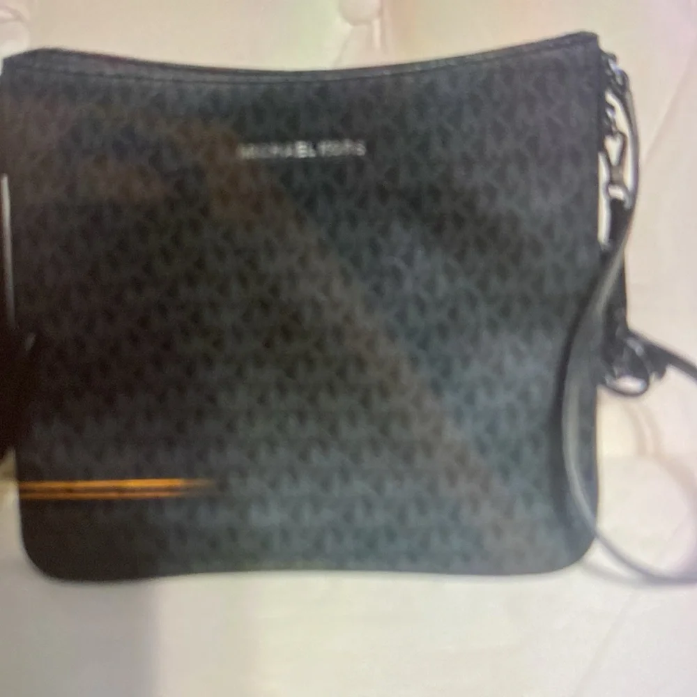 Nwt. Michael Michael kors jet set travel large logo messenger bag